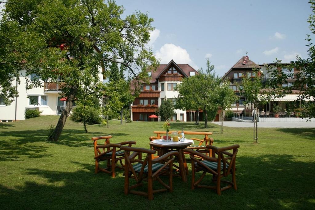 Landgasthof Loewen Neubulach Экстерьер фото
